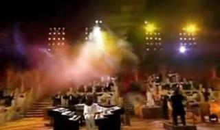 雅尼1997年紫禁城音乐会4分50秒那个女小提琴是谁 雅尼紫禁城音乐会